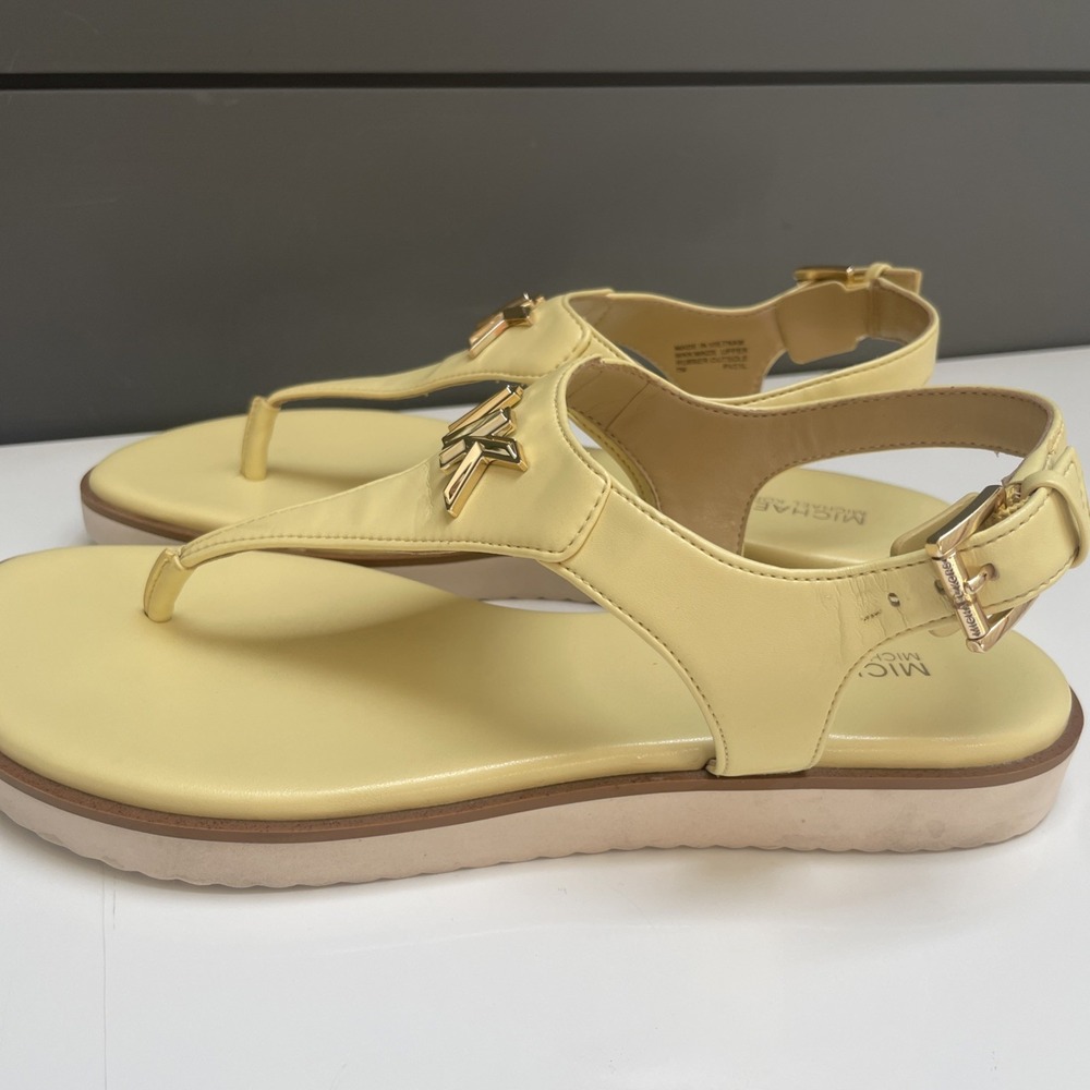 MICHAEL KORS JILLY FLAT SANDAL LT YELLOW SZ 7 NO BOX EUC WORN ONCE - Picture 4 of 9